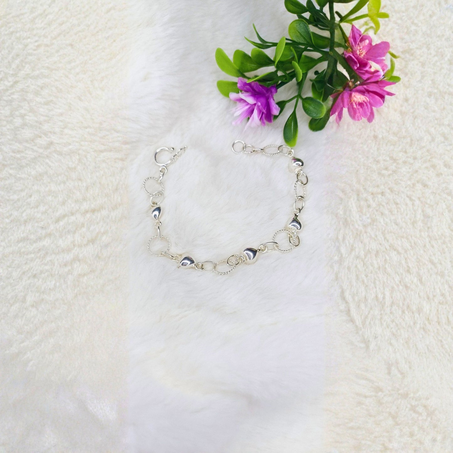 Pulsera Círculos con Corazones de Plata