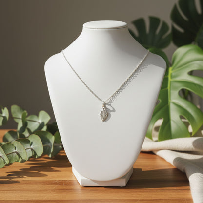 Collar Hoja Minimalista en Plata