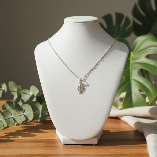 Collar Hoja Minimalista en Plata