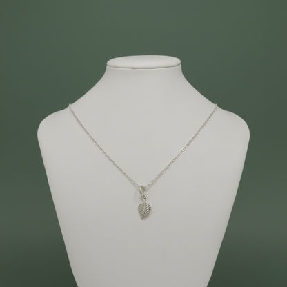 Collar Hoja Minimalista en Plata