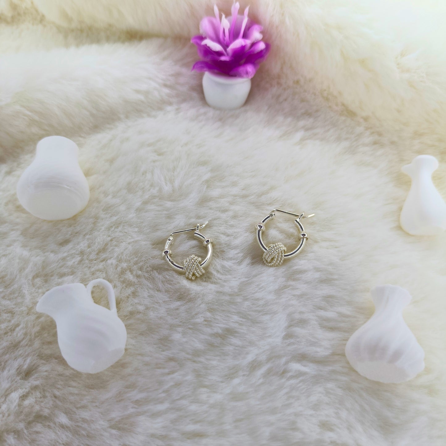 Aretes Aros con Nudo Texturizado en Plata