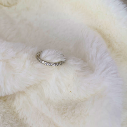 Anillo Eternity con Circonitas en Plata