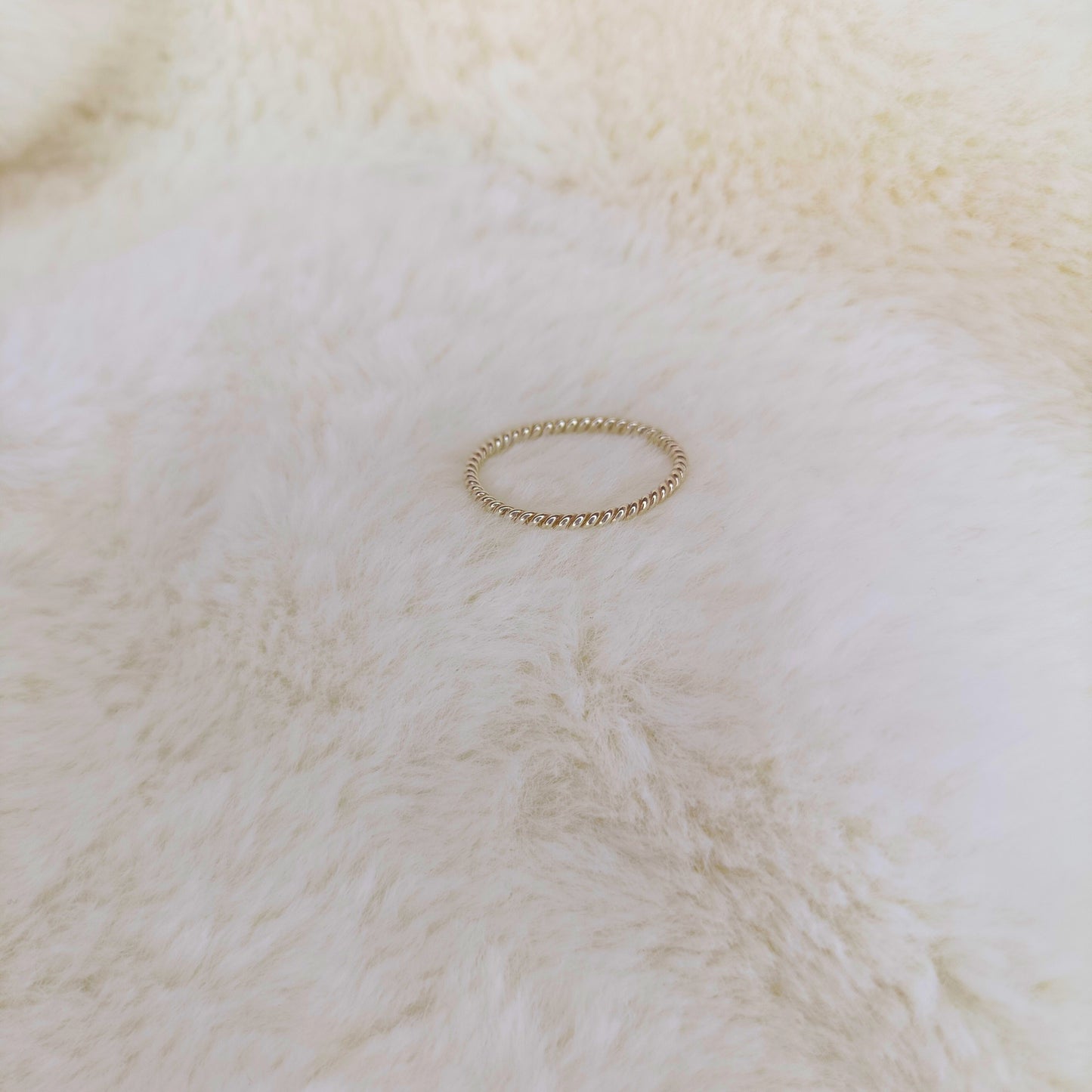 Anillo Perlado Minimalista en Plata