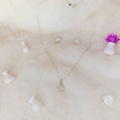 Collar + Aretes de Flor